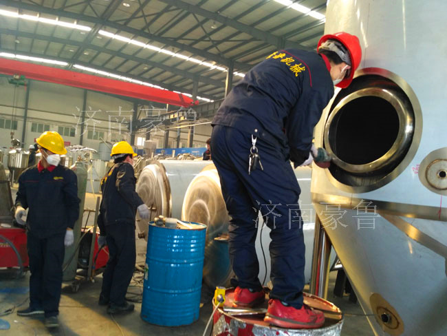 精釀啤酒設(shè)備正在加工中 精釀啤酒設(shè)備正在加工中